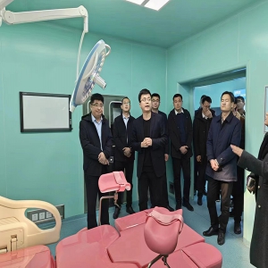 壮大龙头，培强产业，融合发展！  2023年3月18日，市委办公室常务副主任齐祥灿一行来到乐康医疗集团调研企业创新发展情