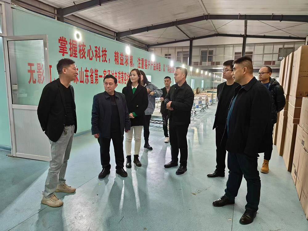 孔府家酒董事长刘董，名酒名企，来到鲁西南灯床塔的领航企业，市场占有率和销量领航企业——乐康医疗集团考察指导工作(图2)