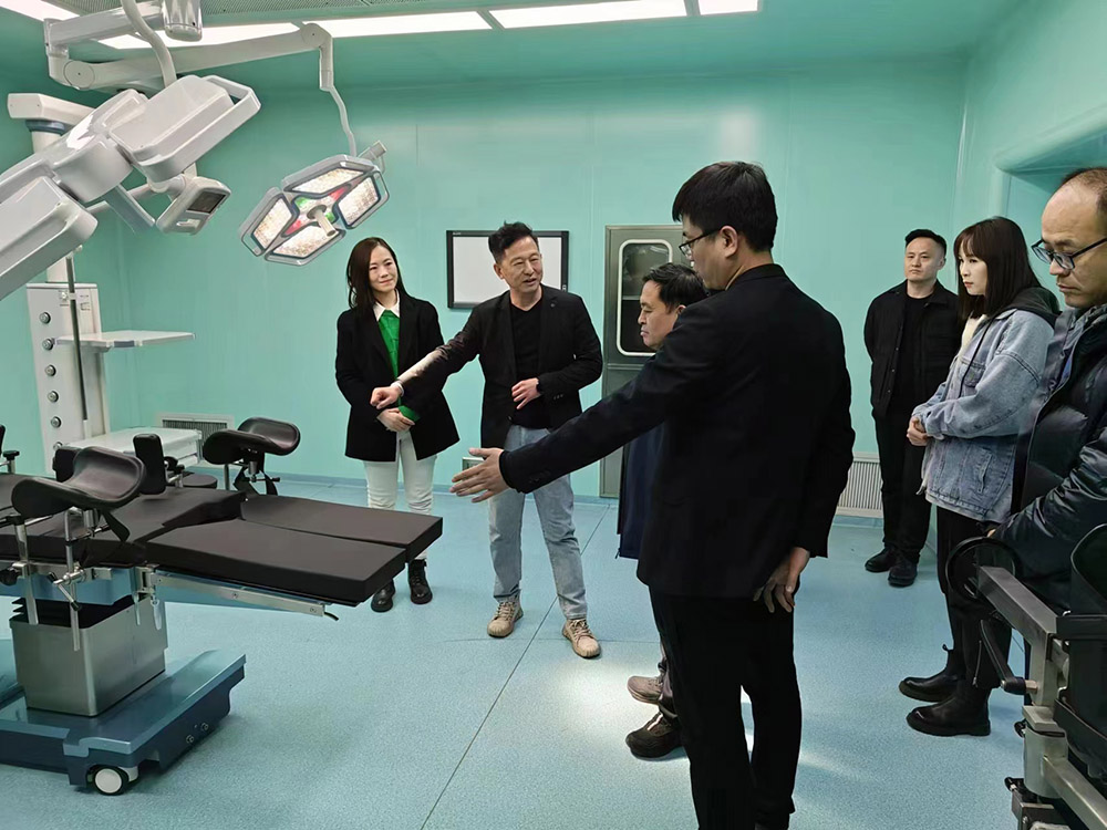 孔府家酒董事长刘董，名酒名企，来到鲁西南灯床塔的领航企业，市场占有率和销量领航企业——乐康医疗集团考察指导工作(图4)