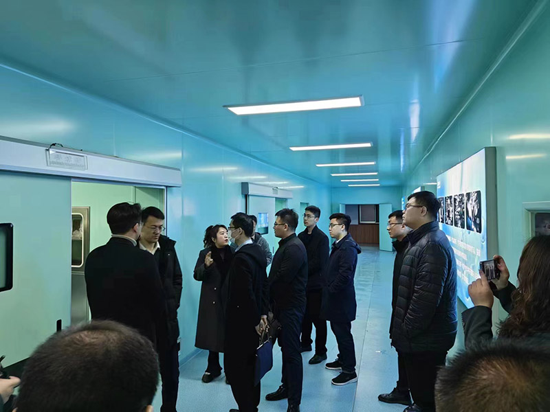 壮大龙头,培强产业,融合发展! 2023年3月18日,市委办公室常务副主任齐祥灿一行来到乐康医疗集团调研企业创新发展情况!(图3) 壮大龙头,培强产业,融合发展! 2023年3月18日,市委办公室常务副主任齐祥灿一行来到乐康医疗集团调研企业创新发展情况!(图3)