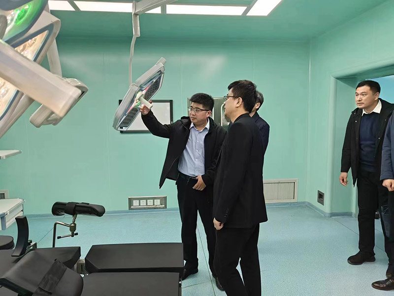 壮大龙头,培强产业,融合发展! 2023年3月18日,市委办公室常务副主任齐祥灿一行来到乐康医疗集团调研企业创新发展情况!(图4) 壮大龙头,培强产业,融合发展! 2023年3月18日,市委办公室常务副主任齐祥灿一行来到乐康医疗集团调研企业创新发展情况!(图4)