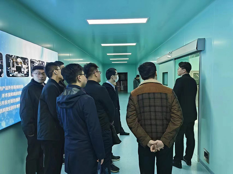 壮大龙头,培强产业,融合发展! 2023年3月18日,市委办公室常务副主任齐祥灿一行来到乐康医疗集团调研企业创新发展情况!(图2) 壮大龙头,培强产业,融合发展! 2023年3月18日,市委办公室常务副主任齐祥灿一行来到乐康医疗集团调研企业创新发展情况!(图2)