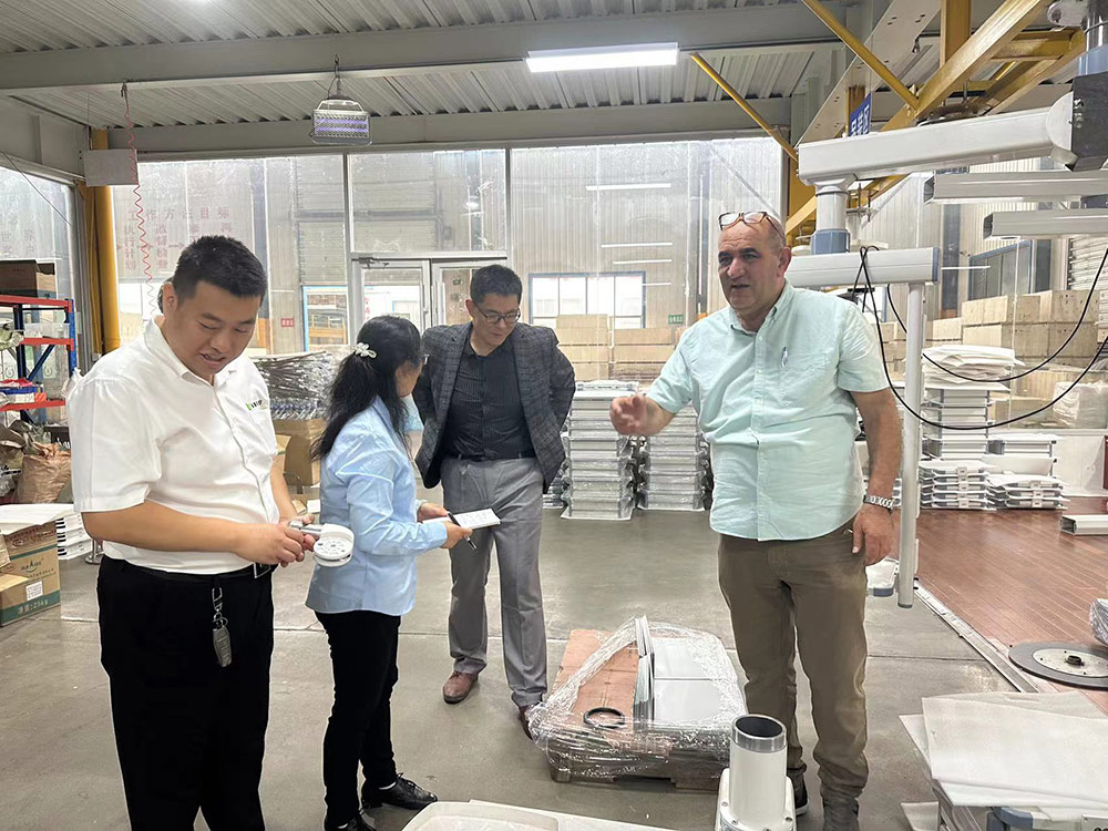 热烈欢迎Mr.Basern莅临参观曲阜乐康医疗集团(图1) 热烈欢迎Mr.Basern莅临参观曲阜乐康医疗集团(图1)