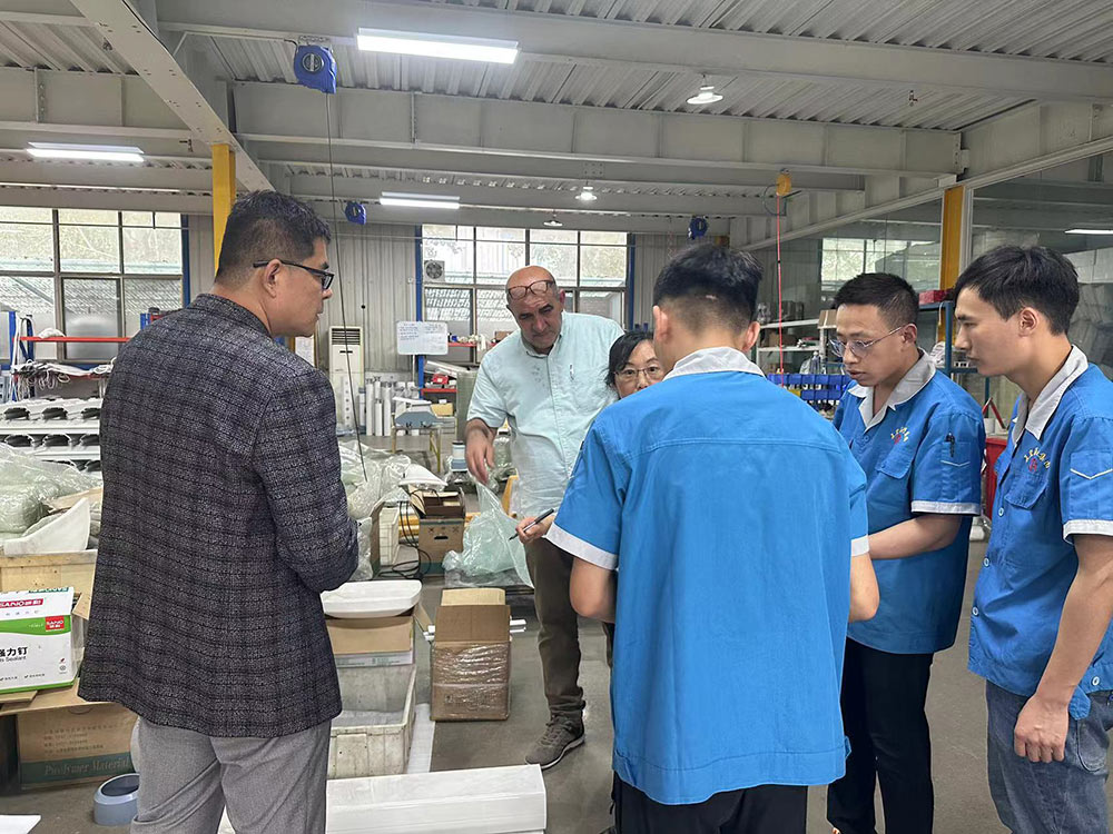 热烈欢迎Mr.Basern莅临参观曲阜乐康医疗集团(图5) 热烈欢迎Mr.Basern莅临参观曲阜乐康医疗集团(图5)