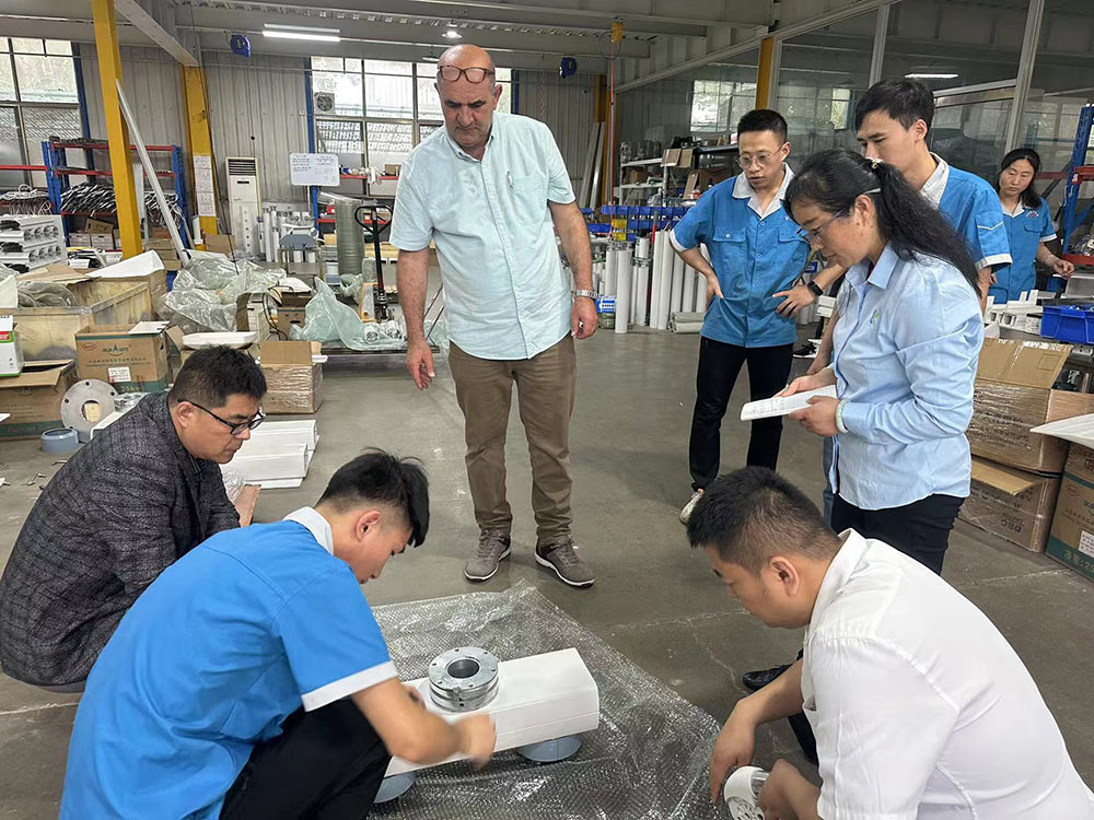 热烈欢迎Mr.Basern莅临参观曲阜乐康医疗集团(图6) 热烈欢迎Mr.Basern莅临参观曲阜乐康医疗集团(图6)