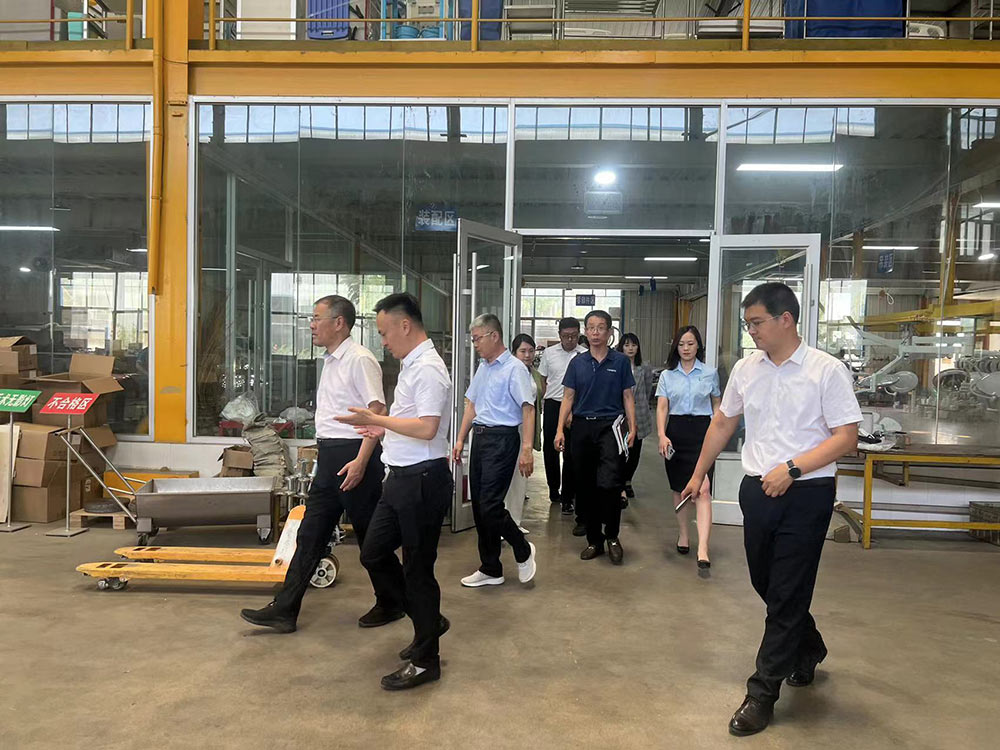 2023年6月27日(周二)上午,崔市长来乐康医疗集团调研(图2) 2023年6月27日(周二)上午,崔市长来乐康医疗集团调研(图2)