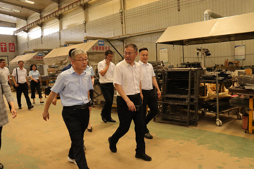 2023年6月27日(周二)上午,崔市长来乐康医疗集团调研(图5) 2023年6月27日(周二)上午,崔市长来乐康医疗集团调研(图5)