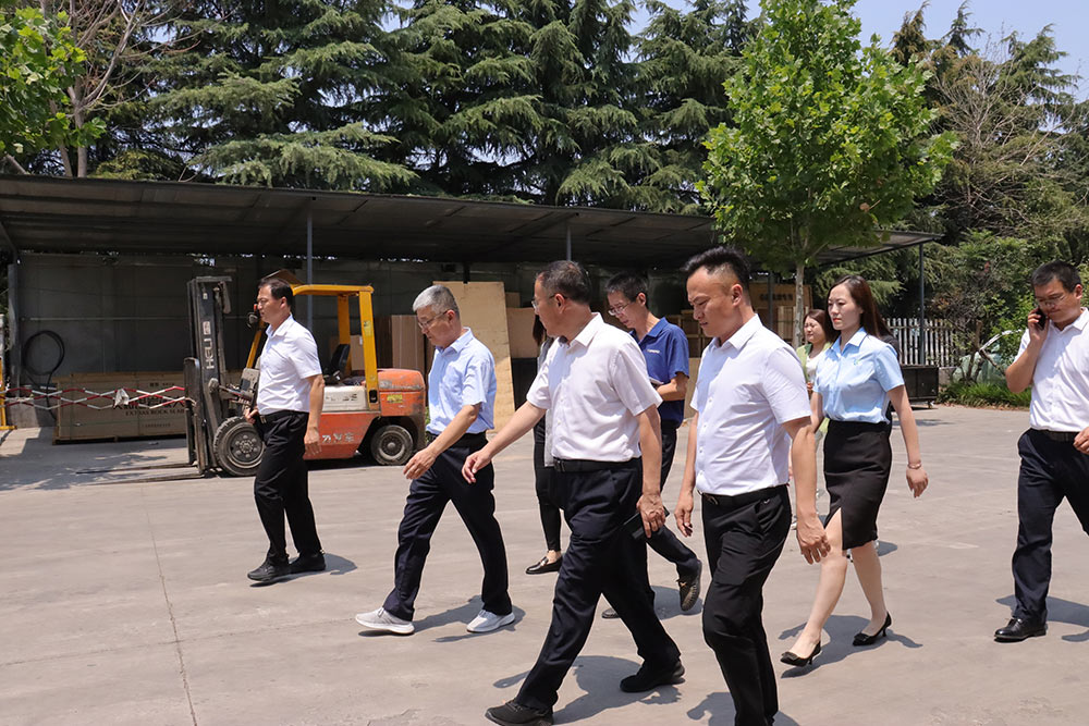 2023年6月27日(周二)上午,崔市长来乐康医疗集团调研(图6) 2023年6月27日(周二)上午,崔市长来乐康医疗集团调研(图6)