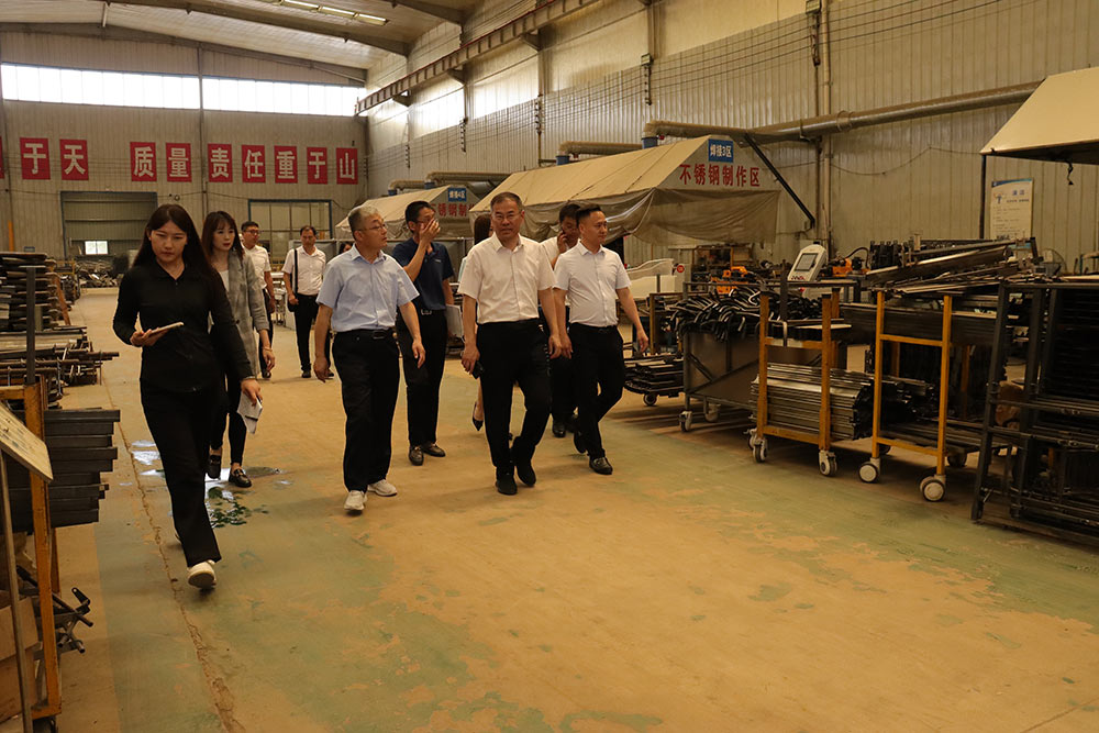 2023年6月27日(周二)上午,崔市长来乐康医疗集团调研(图4) 2023年6月27日(周二)上午,崔市长来乐康医疗集团调研(图4)