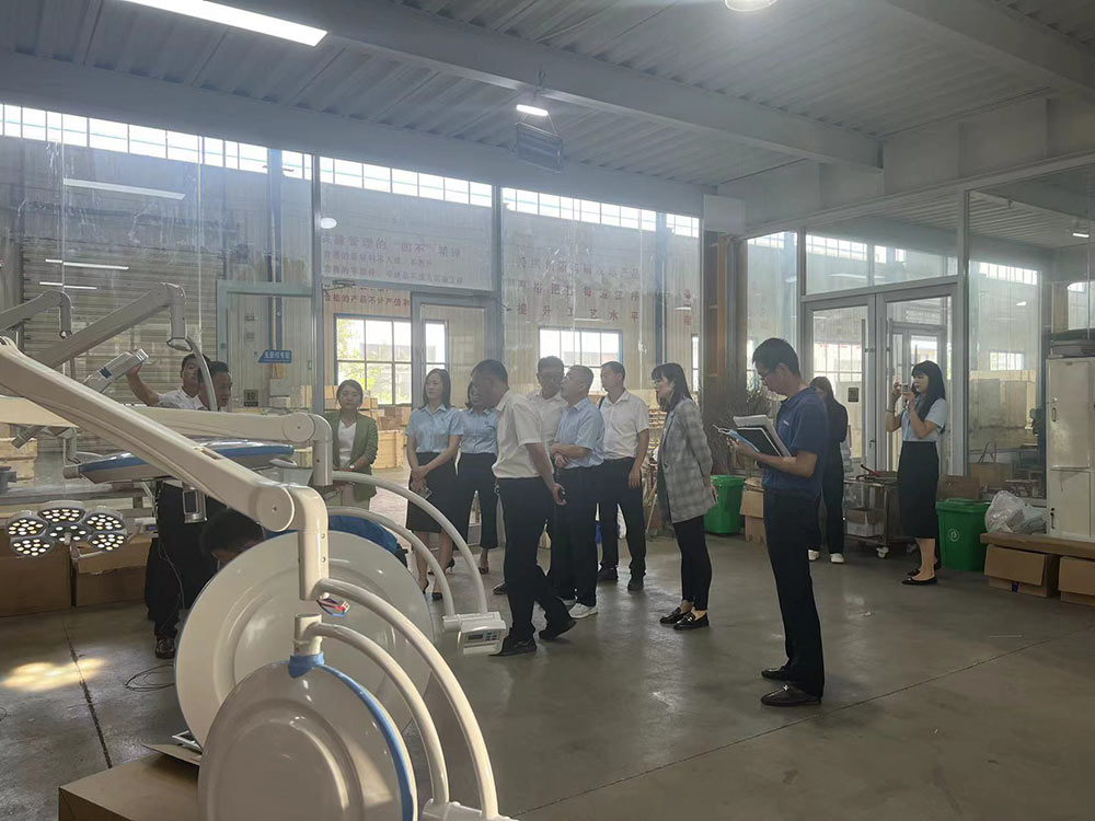 2023年6月27日(周二)上午,崔市长来乐康医疗集团调研(图8) 2023年6月27日(周二)上午,崔市长来乐康医疗集团调研(图8)