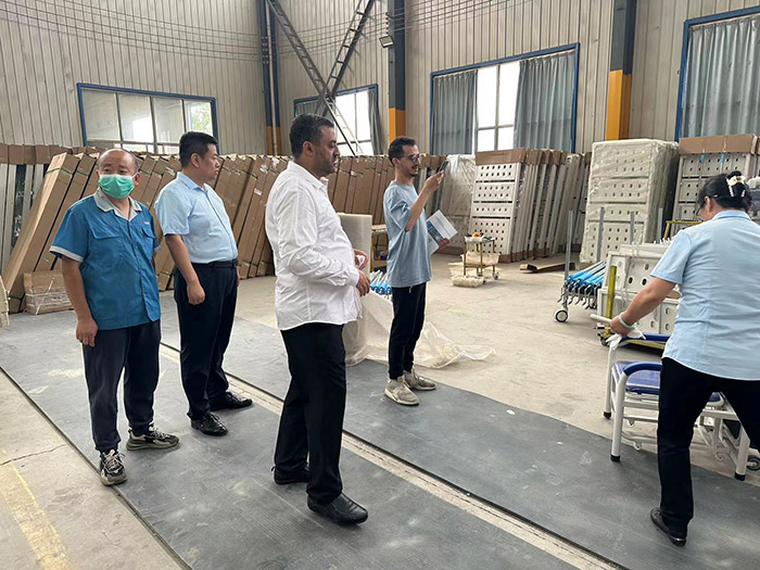欢迎也门客户来厂参观(图5)