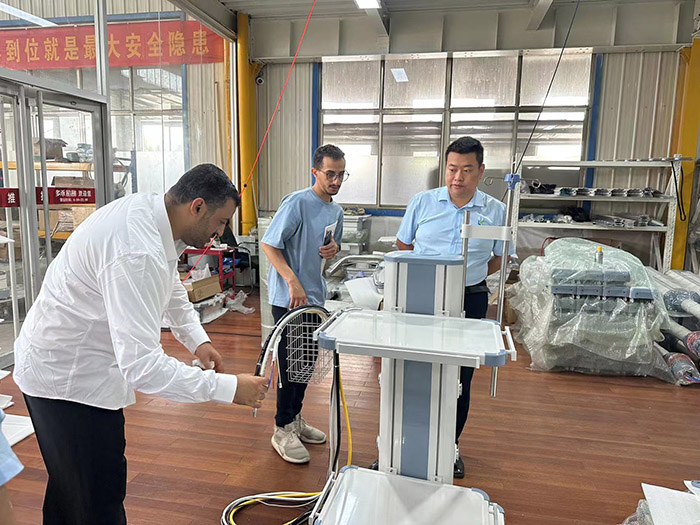 欢迎也门客户来厂参观(图6)