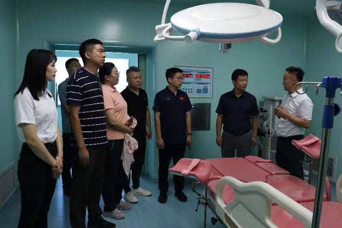 热烈欢迎，国家发展和改革委员会各位领导及陵城镇政府各级领导到乐康医疗考察指导(图6)