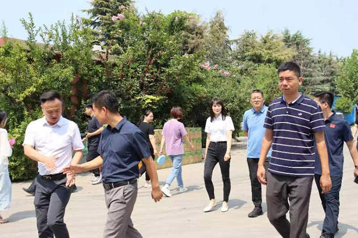 热烈欢迎，国家发展和改革委员会各位领导及陵城镇政府各级领导到乐康医疗考察指导(图1)