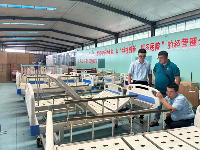 欢迎菲律宾客户来厂参观指导(图3)